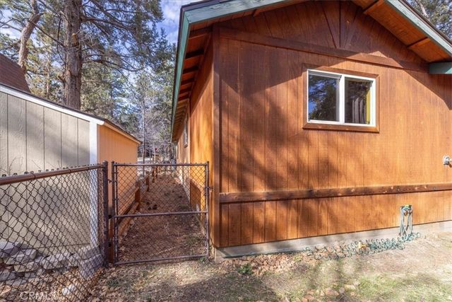 417 Spruce, Sugarloaf, CA 92386