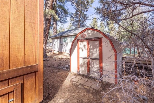 417 Spruce, Sugarloaf, CA 92386