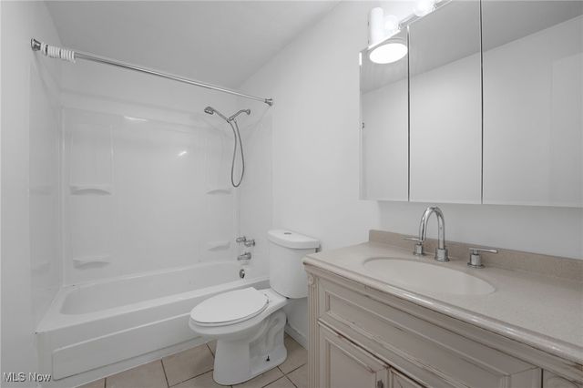 6242 Maxwell Drive, Madison, OH 44057