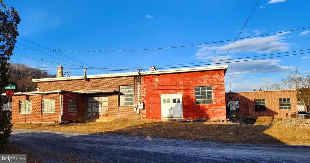 Image 16 of property listing at 918 NATIONAL HWY, Lavale, MD 21502