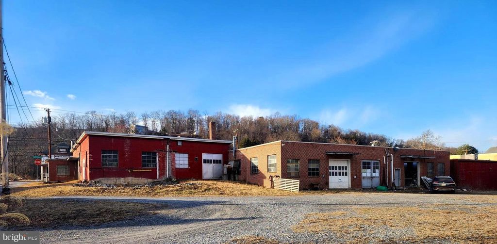 Image 18 of property listing at 918 NATIONAL HWY, Lavale, MD 21502