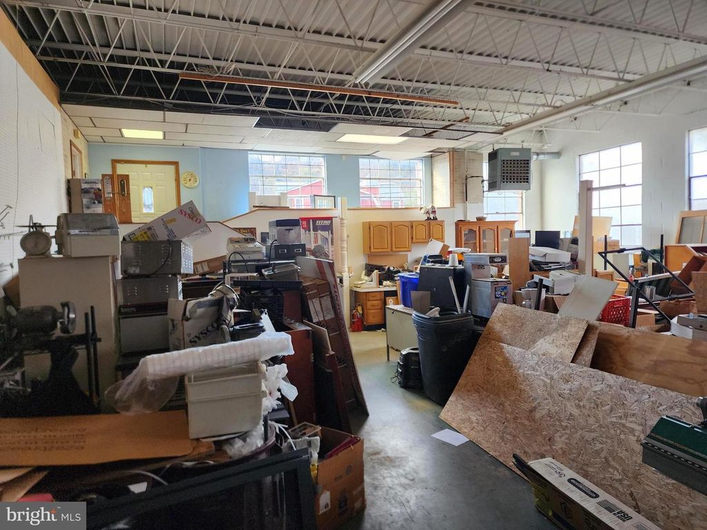 Image 21 of property listing at 918 NATIONAL HWY, Lavale, MD 21502