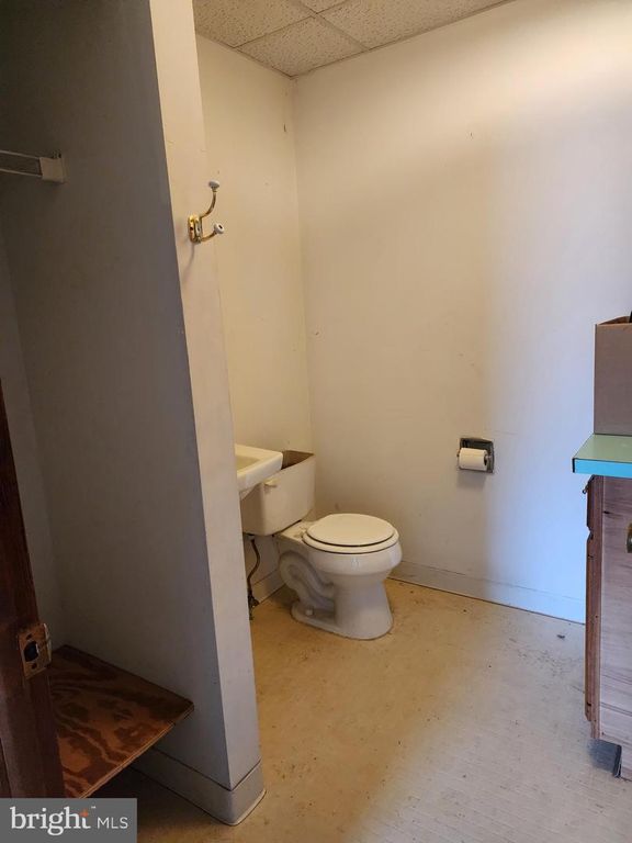 Image 22 of property listing at 918 NATIONAL HWY, Lavale, MD 21502