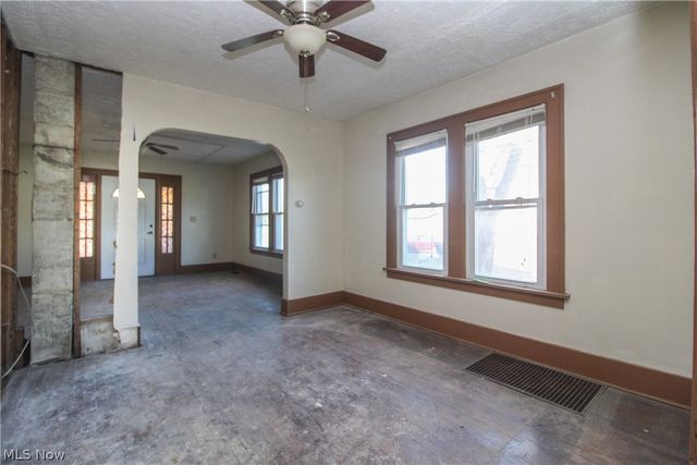 2226 Mahoning Avenue, Warren, OH 44483