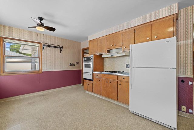 3544 21st AVENUE, Kenosha, WI 53140