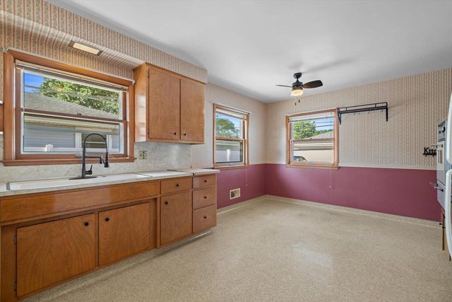 3544 21st AVENUE, Kenosha, WI 53140