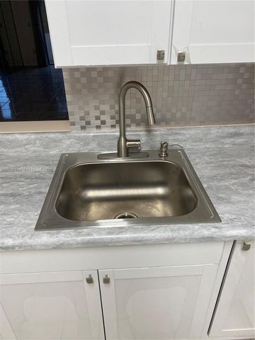 16750 NE 10 Ave 201, North Miami Beach, FL 33162