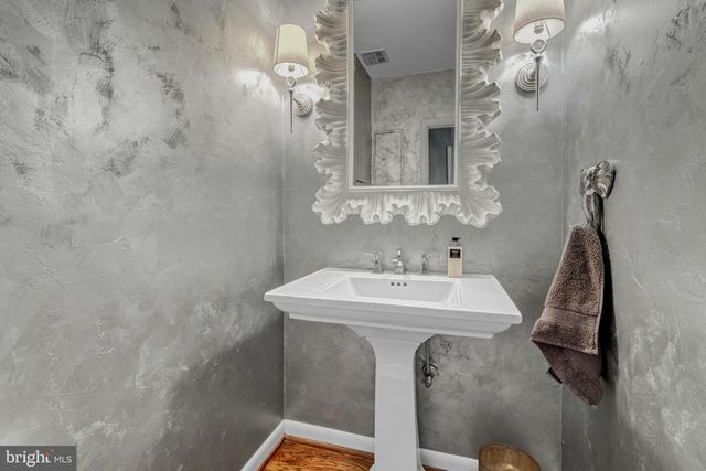 1513 HIGHWOOD DR, Mclean, VA 22101