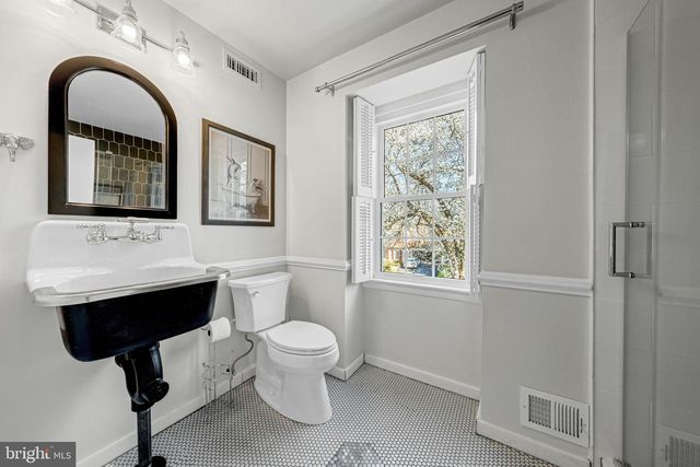 1513 HIGHWOOD DR, Mclean, VA 22101