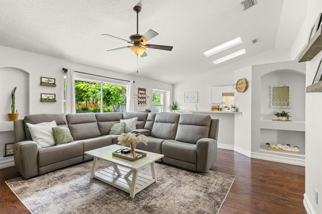 1262 SW Hunnicut Avenue, Port St Lucie, FL 34953
