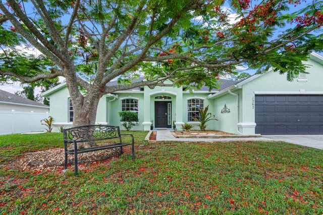 1262 SW Hunnicut Avenue, Port St Lucie, FL 34953