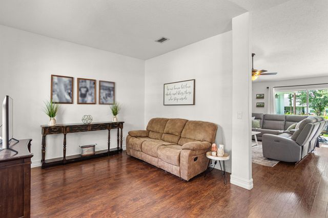 1262 SW Hunnicut Avenue, Port St Lucie, FL 34953