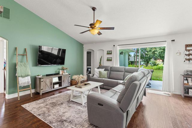 1262 SW Hunnicut Avenue, Port St Lucie, FL 34953