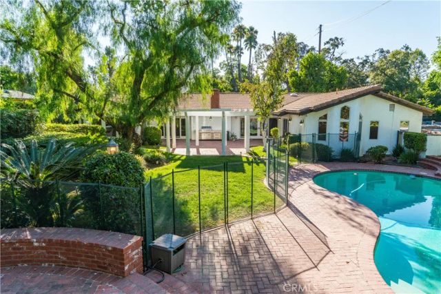 5054 Encino Avenue, Encino, CA 91316