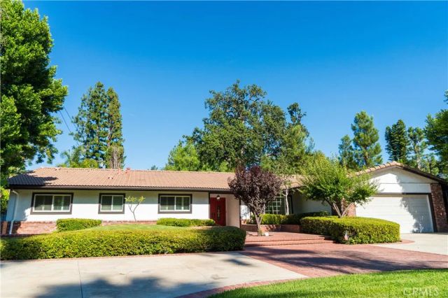 5054 Encino Avenue, Encino, CA 91316
