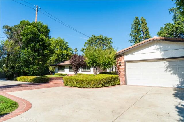 5054 Encino Avenue, Encino, CA 91316