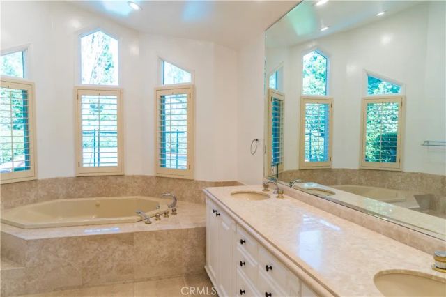 5054 Encino Avenue, Encino, CA 91316