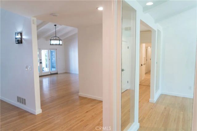 5054 Encino Avenue, Encino, CA 91316