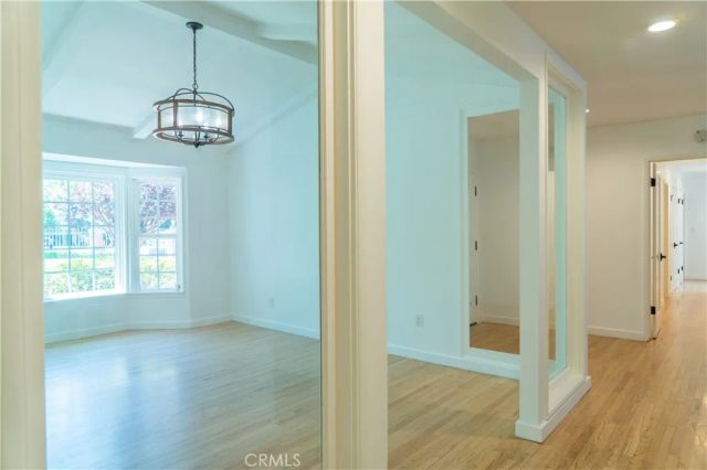 5054 Encino Avenue, Encino, CA 91316