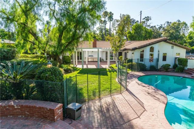 5054 Encino Avenue, Encino, CA 91316