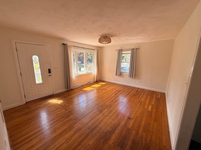 59 Poplar Rd, New Bedford, MA 02745