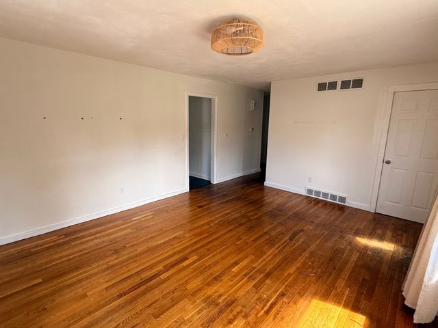 59 Poplar Rd, New Bedford, MA 02745