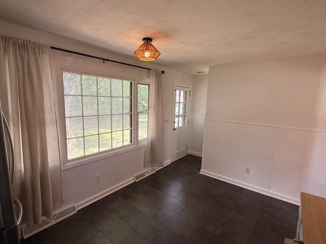59 Poplar Rd, New Bedford, MA 02745