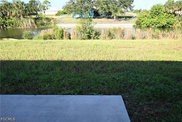 1914 NE 13th PL, Cape Coral, FL 33909