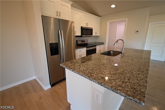 1914 NE 13th PL, Cape Coral, FL 33909