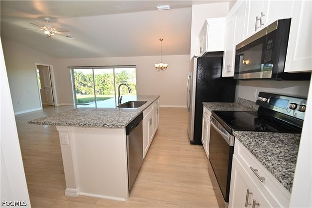 1914 NE 13th PL, Cape Coral, FL 33909