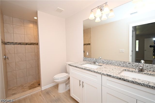 1914 NE 13th PL, Cape Coral, FL 33909