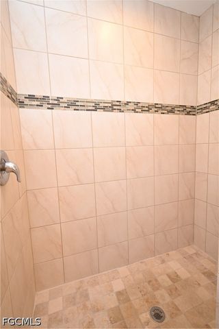 1914 NE 13th PL, Cape Coral, FL 33909