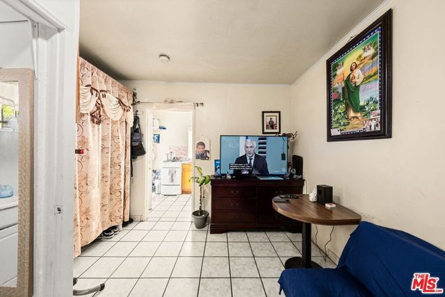 1114 S Kern Avenue, Los Angeles, CA 90022