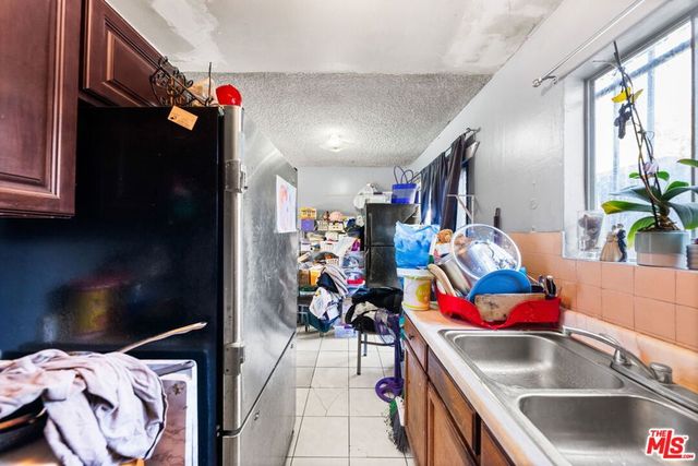 1114 S Kern Avenue, Los Angeles, CA 90022