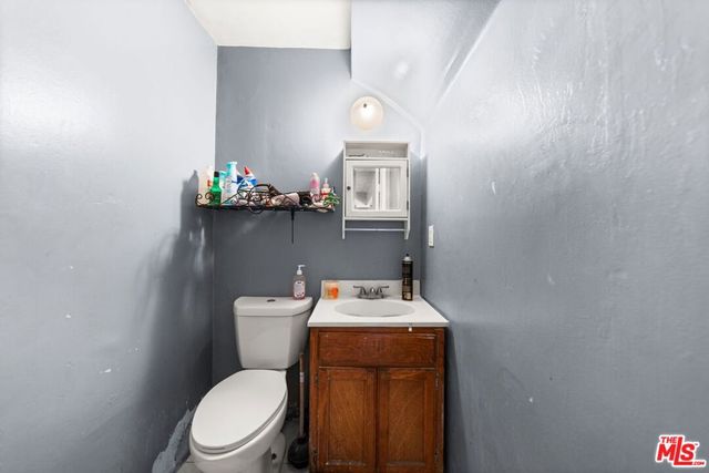 1114 S Kern Avenue, Los Angeles, CA 90022