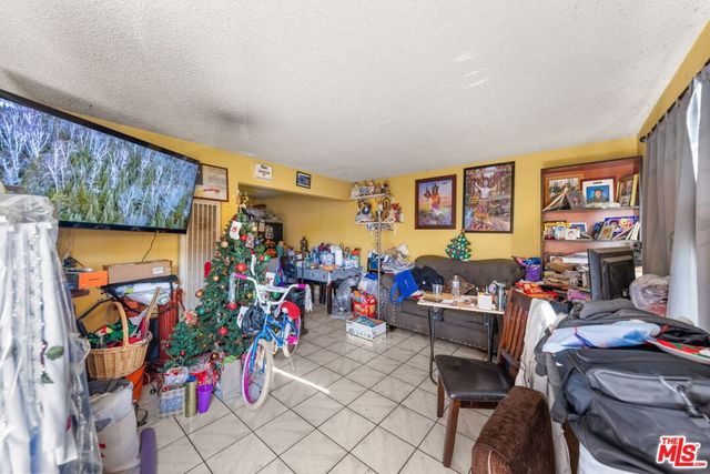 1114 S Kern Avenue, Los Angeles, CA 90022