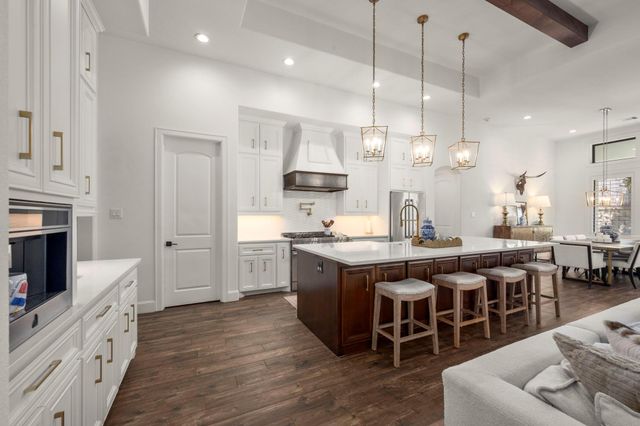 1715 Mission Oaks Court, Conroe, TX 77304