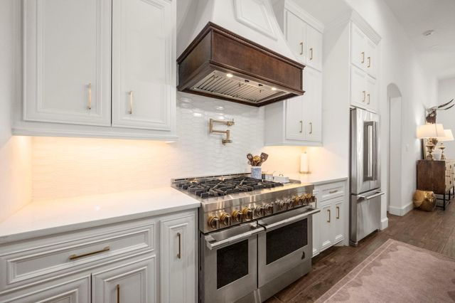 1715 Mission Oaks Court, Conroe, TX 77304
