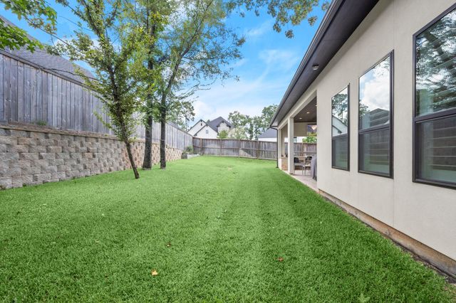 1715 Mission Oaks Court, Conroe, TX 77304