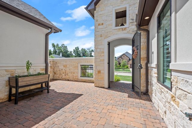 1715 Mission Oaks Court, Conroe, TX 77304