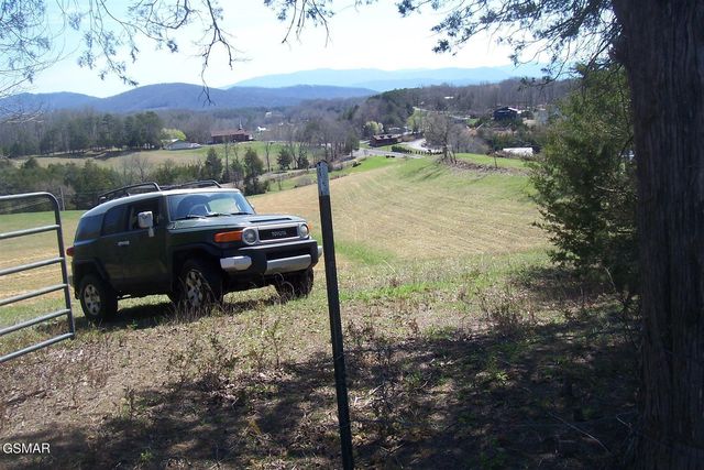 000 Flat Creek Rd, Sevierville, TN 37876