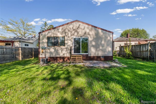 29131 Coolidge Street, Roseville, MI 48066