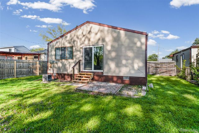 29131 Coolidge Street, Roseville, MI 48066