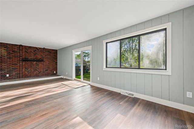 29131 Coolidge Street, Roseville, MI 48066