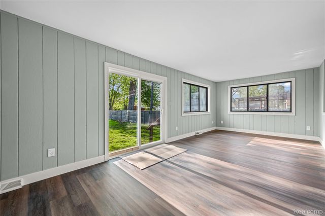 29131 Coolidge Street, Roseville, MI 48066