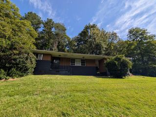 3715 Rollingwood Drive, Chattanooga, TN 37406