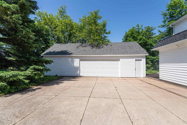 3207 WINNEGAMIE DRIVE, Appleton, WI 54914