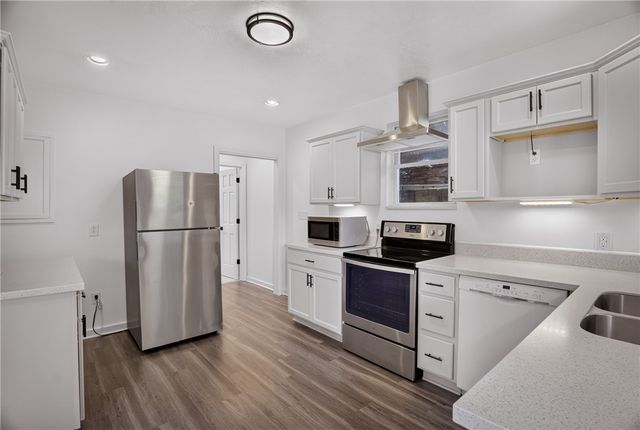 635 Valley St, Oakmont, PA 15139