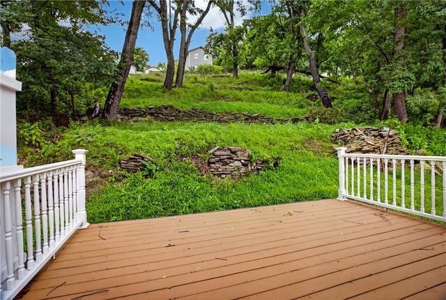 635 Valley St, Oakmont, PA 15139
