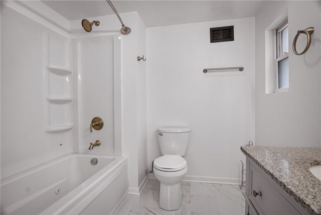 635 Valley St, Oakmont, PA 15139